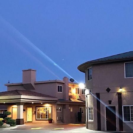 Yosemite Parkway Hotel Мърсед Екстериор снимка