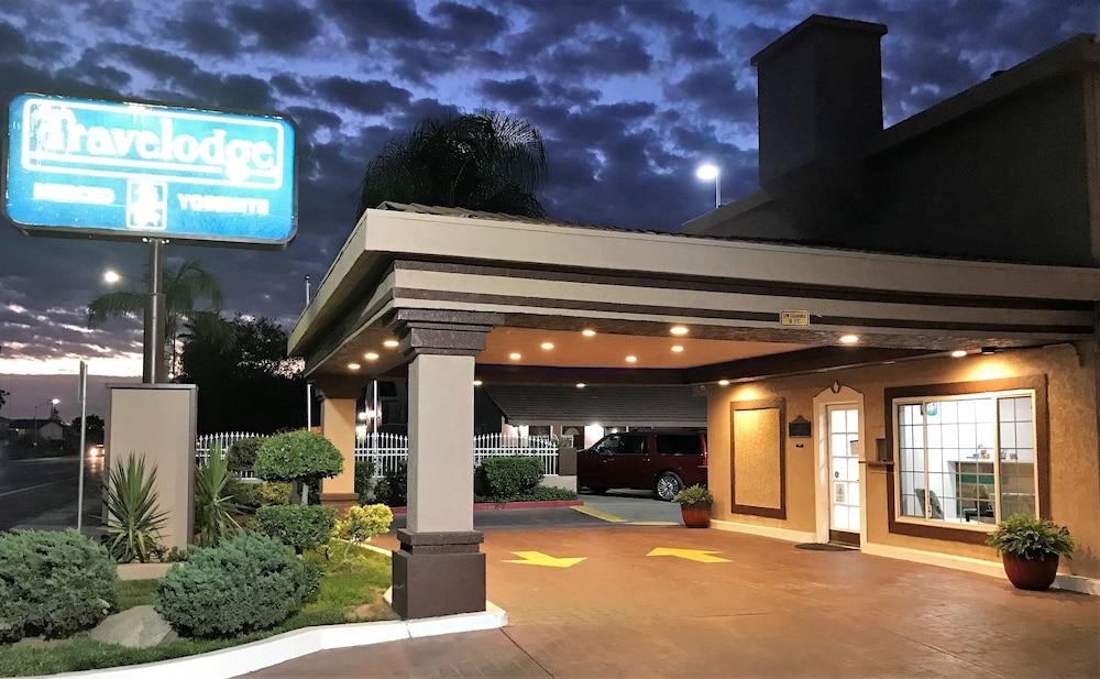 Yosemite Parkway Hotel Мърсед Екстериор снимка