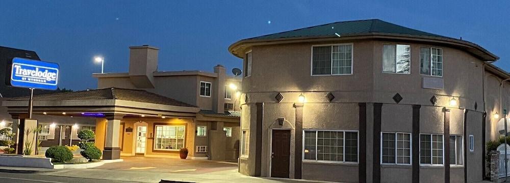 Yosemite Parkway Hotel Мърсед Екстериор снимка