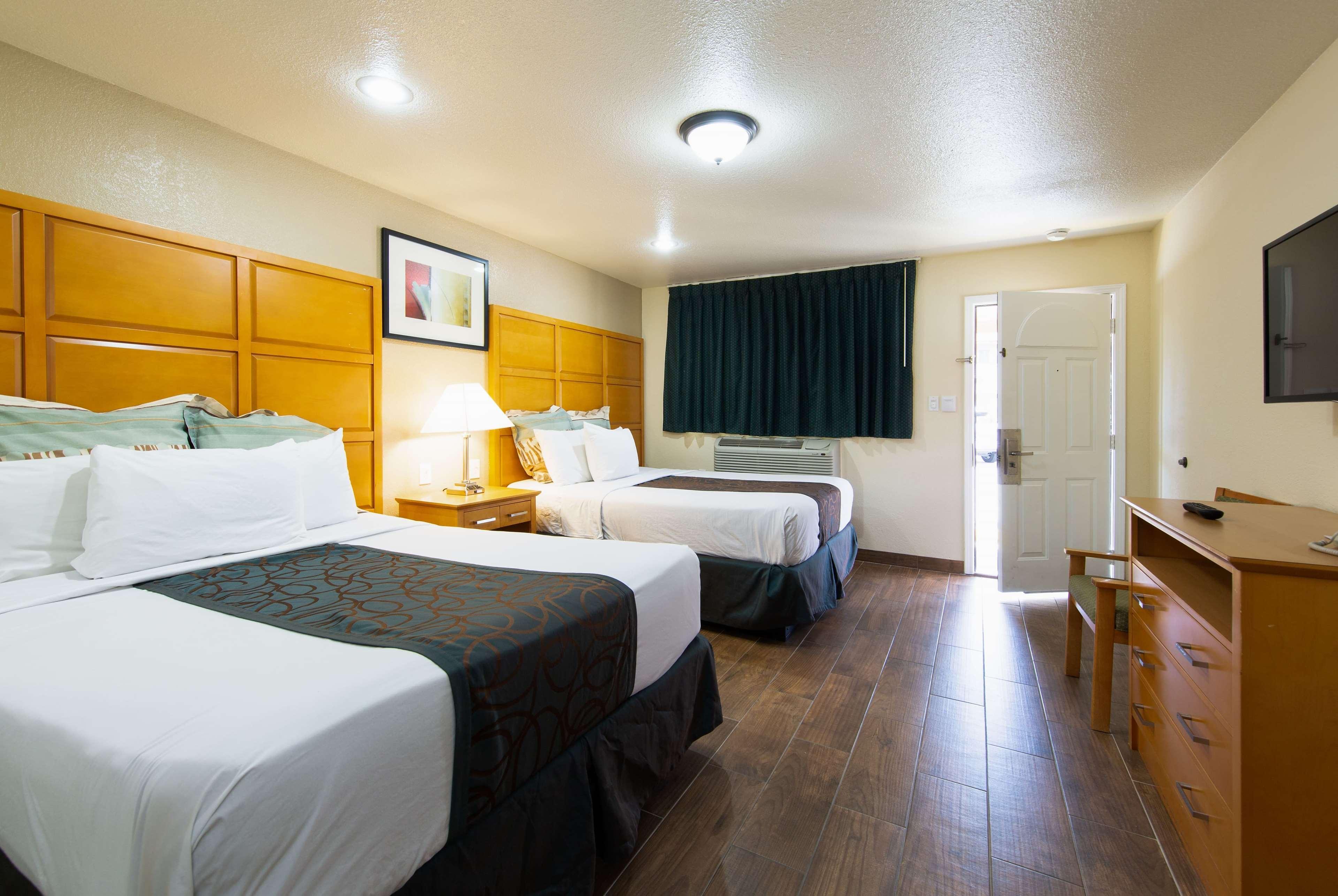 Yosemite Parkway Hotel Мърсед Екстериор снимка