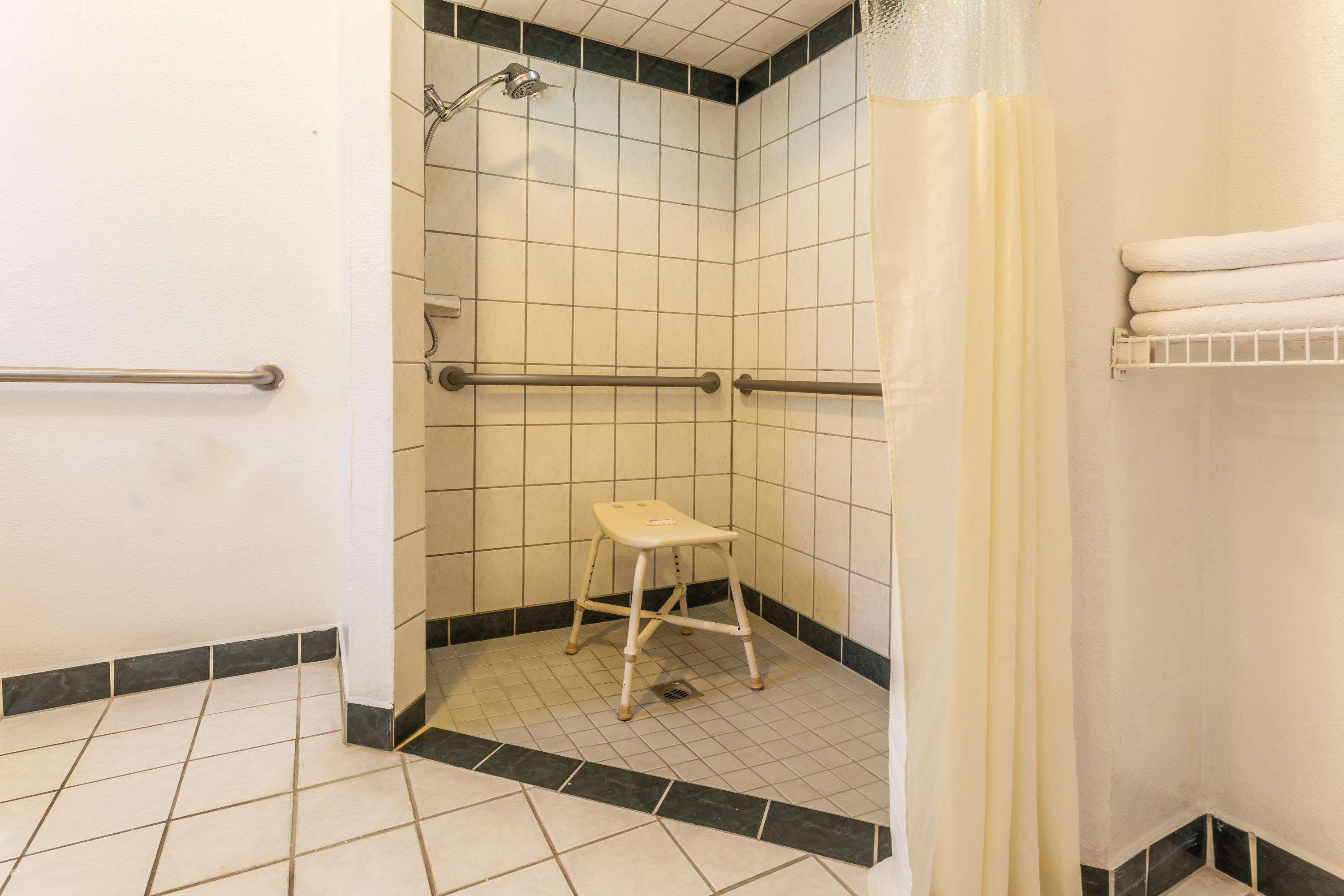 Yosemite Parkway Hotel Мърсед Екстериор снимка